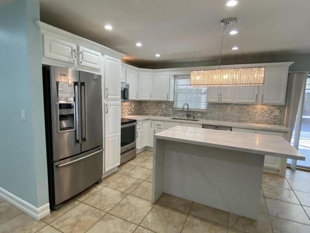 Дом в аренду по адресу 3436 Housatonic Drive S - фото 6933329