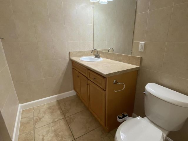 Дом в аренду по адресу 3436 Housatonic Drive S - фото 6933330