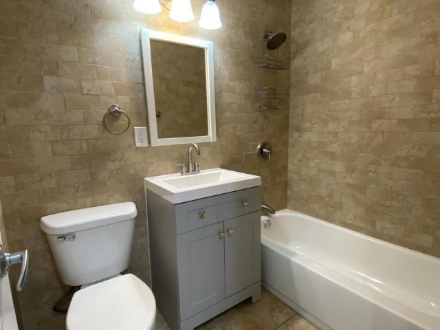 Дом в аренду по адресу 3436 Housatonic Drive S - фото 6933331