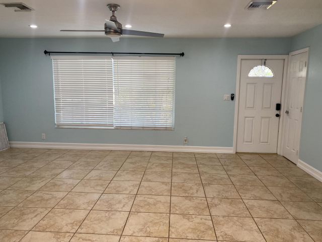 Дом в аренду по адресу 3436 Housatonic Drive S - фото 6933334