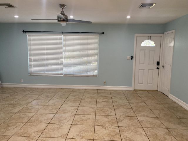 Дом в аренду по адресу 3436 Housatonic Drive S - фото 6933335