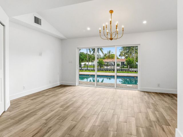 Дом в аренду по адресу 1254 SW 4th Court - фото 6934940