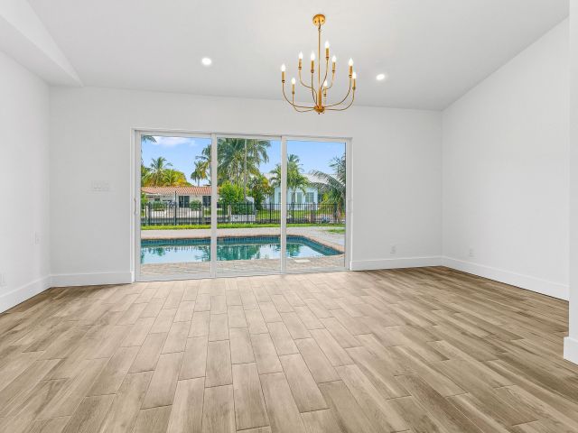 Дом в аренду по адресу 1254 SW 4th Court - фото 6934941