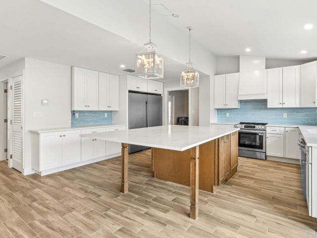 Дом в аренду по адресу 1254 SW 4th Court - фото 6934948