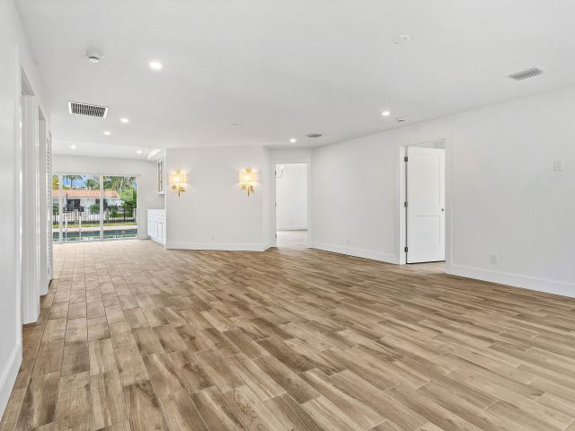 Дом в аренду по адресу 1254 SW 4th Court - фото 6934951