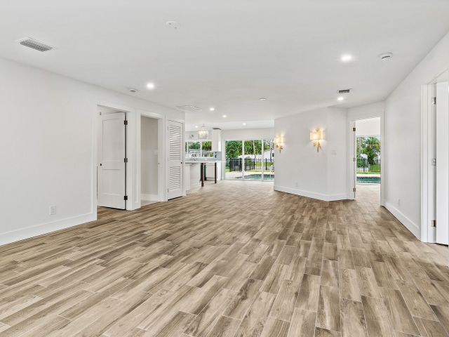 Дом в аренду по адресу 1254 SW 4th Court - фото 6934952