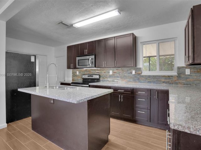 Дом в аренду по адресу 510 N 69th Ave 0 - фото 7514461