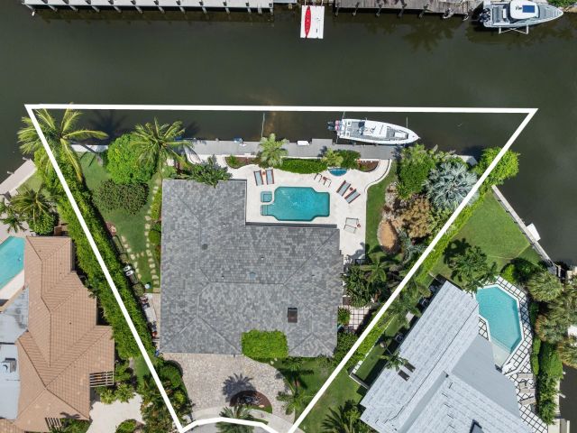 Продажа дома по адресу 830 NE Boca Bay Colony Drive - фото 6934961