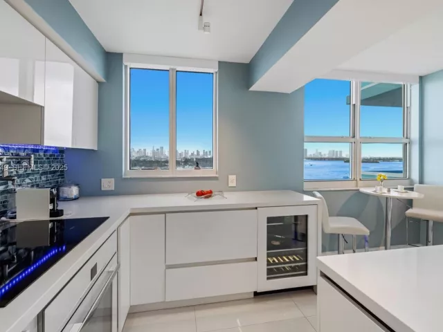 Продажа квартиры #1211 - фото 6936297