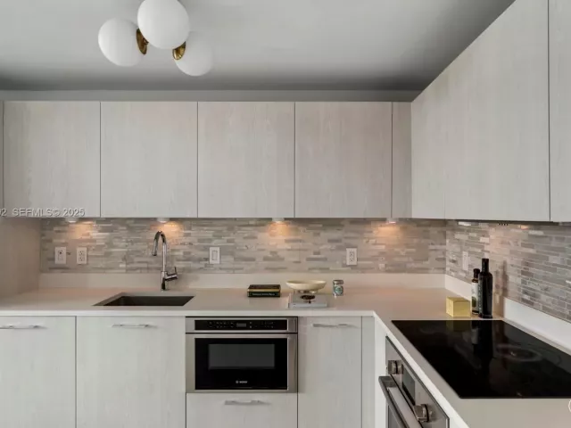 Продажа квартиры #3409 - фото 6936728