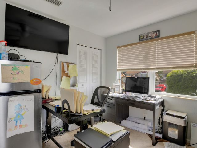 Дом в аренду по адресу 3875 Circle Lake Drive - фото 6936365