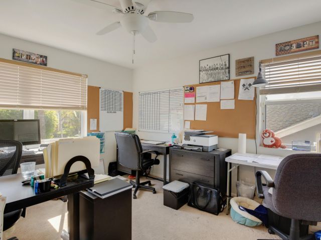 Дом в аренду по адресу 3875 Circle Lake Drive - фото 6936366