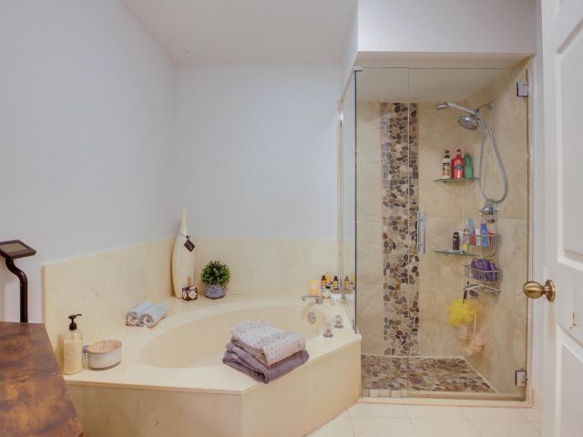 Дом в аренду по адресу 3875 Circle Lake Drive - фото 6936368