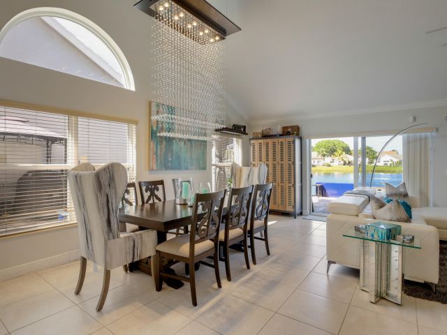 Дом в аренду по адресу 3875 Circle Lake Drive - фото 6936379