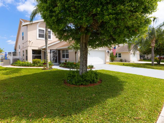 Дом в аренду по адресу 3875 Circle Lake Drive - фото 6936383