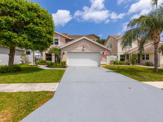 Дом в аренду по адресу 3875 Circle Lake Drive - фото 6936384