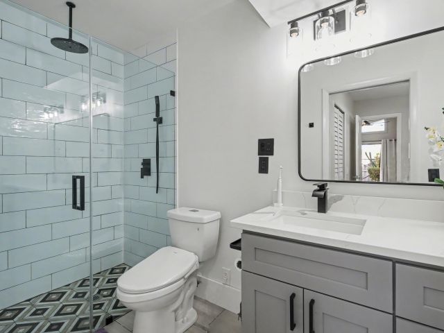 Продажа дома по адресу 7855 Stanway Place W - фото 6937375