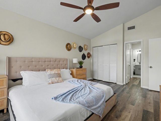 Продажа дома по адресу 7855 Stanway Place W - фото 6937377