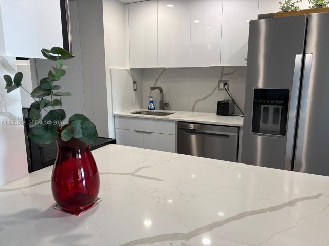 Продажа квартиры #1215 - фото 7440293