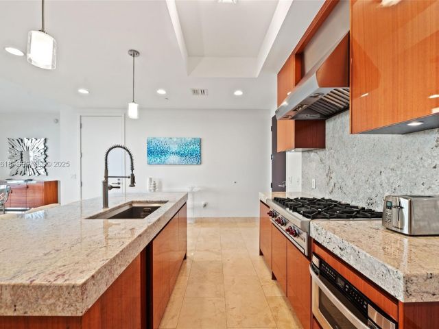 Квартира в аренду номер605N - фото 6937976