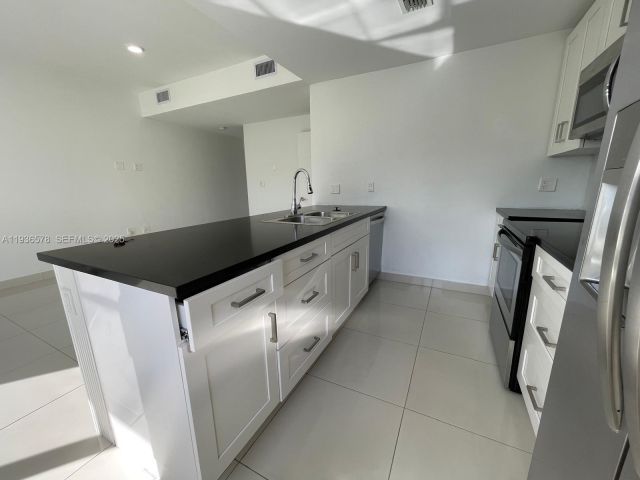 Дом в аренду по адресу 25869 SW 139th Ct - фото 7457999