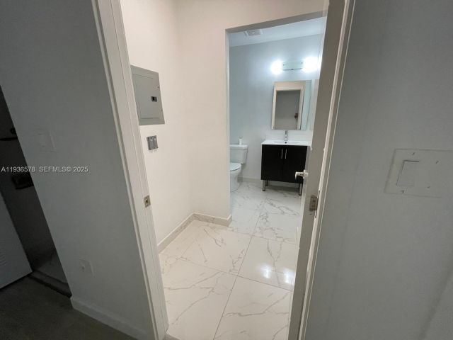 Дом в аренду по адресу 25869 SW 139th Ct - фото 7458010