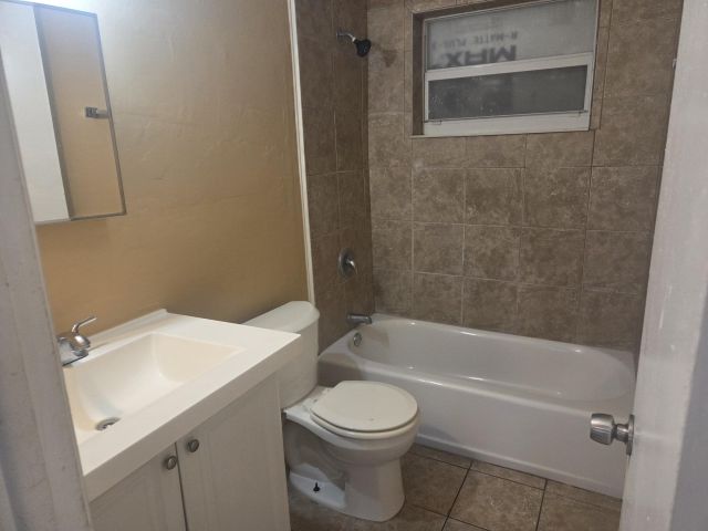 Дом в аренду по адресу 1509 S 24th Court - фото 6938248