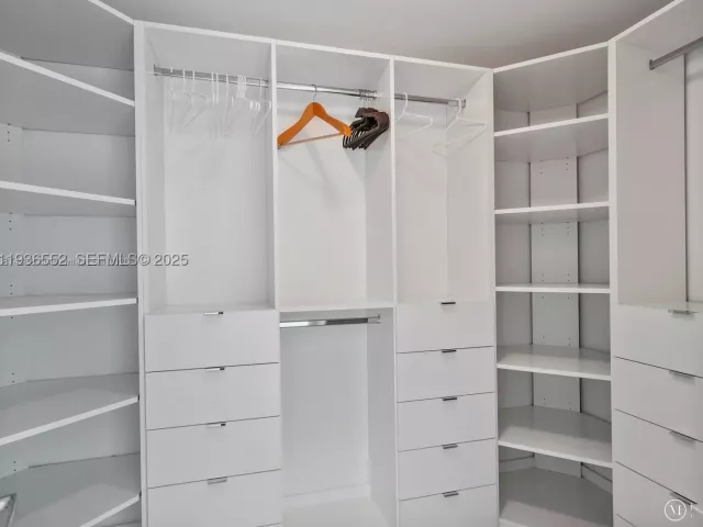 Продажа квартиры #1105 - фото 7795781