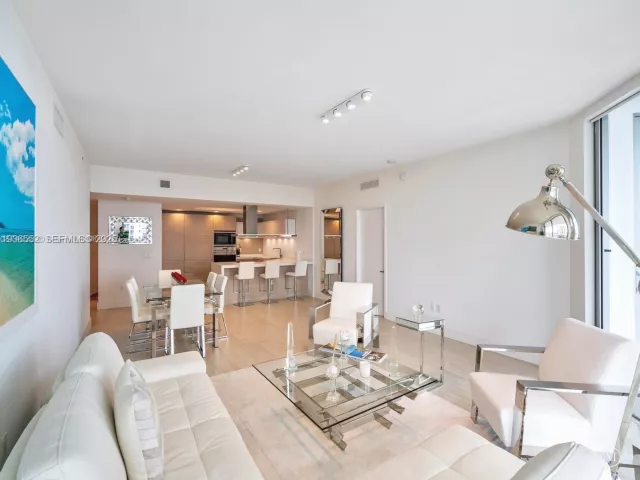 Продажа квартиры #1105 - фото 6939320