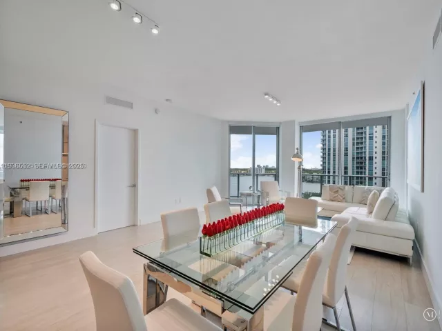 Продажа квартиры #1105 - фото 6939322