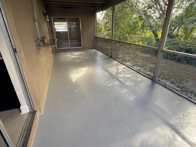 Дом в аренду по адресу 9244 SW 2nd Street - фото 6940309