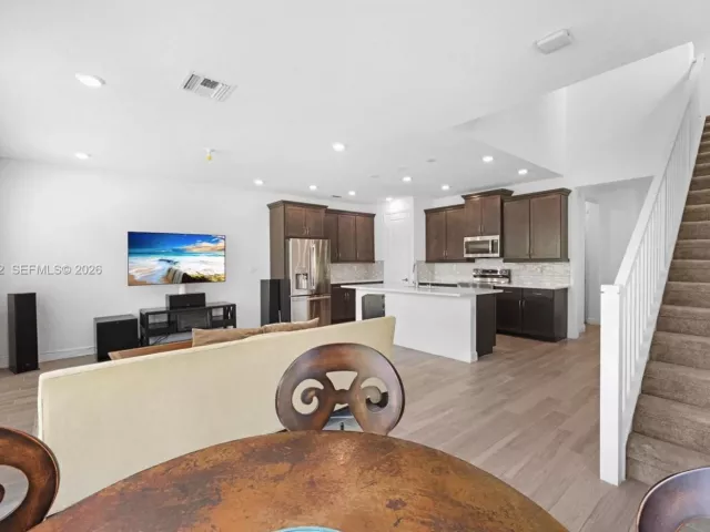 Дом в аренду по адресу 4317 Lago Dr 4317 - фото 6940473