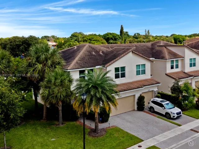 Дом в аренду по адресу 4317 Lago Dr 4317 - фото 6940478