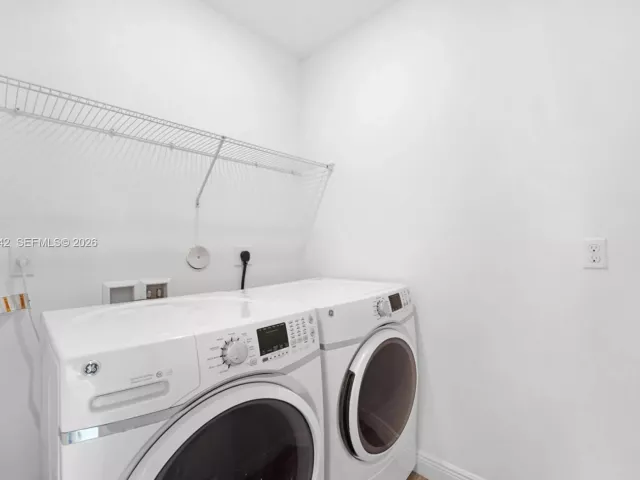 Дом в аренду по адресу 4317 Lago Dr 4317 - фото 6940461