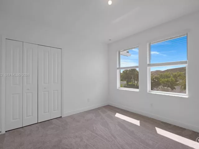 Дом в аренду по адресу 4317 Lago Dr 4317 - фото 6940465