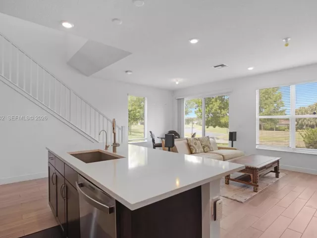 Дом в аренду по адресу 4317 Lago Dr 4317 - фото 6940467