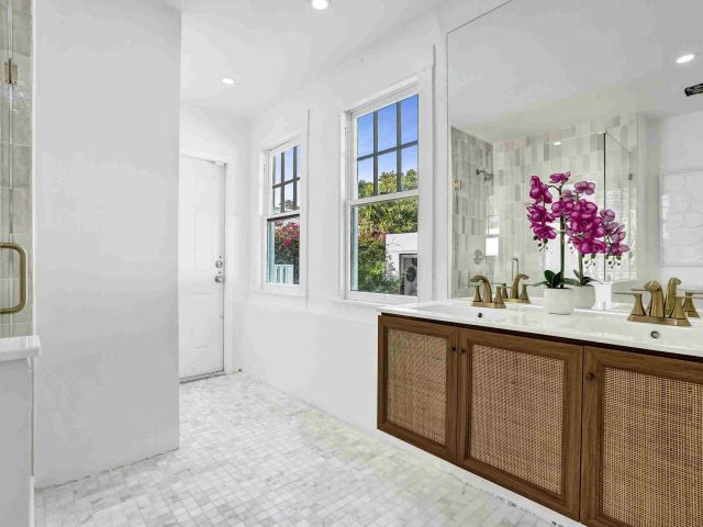 Дом в аренду по адресу 435 35th Street - фото 6940779