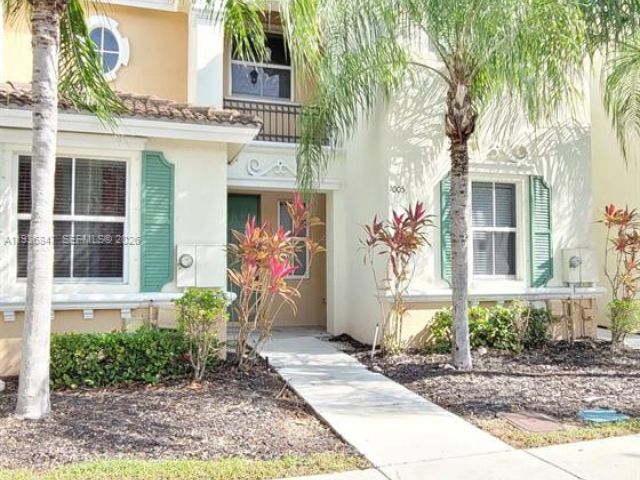 Дом в аренду по адресу 1005 NE 42nd Pl - фото 7433356