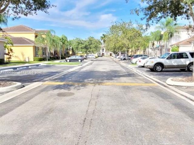 Дом в аренду по адресу 1005 NE 42nd Pl - фото 7433374