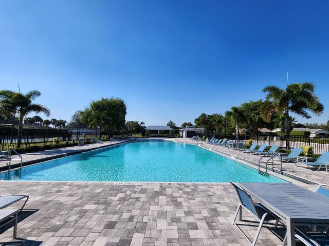 Дом в аренду по адресу 19471 Colorado Circle - фото 6941577