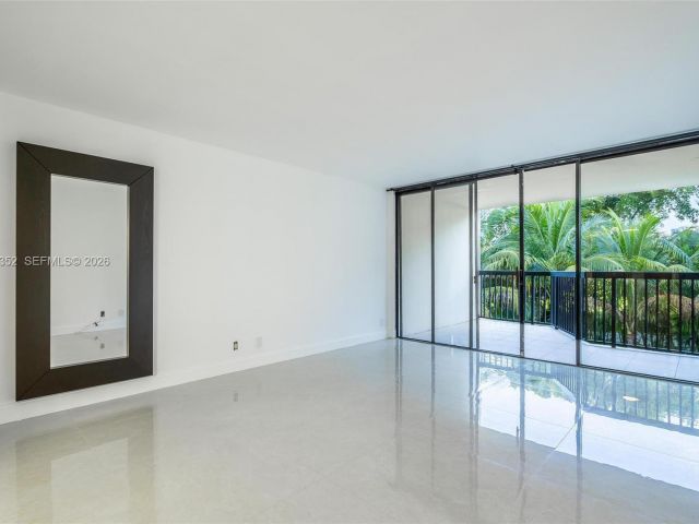 Продажа дома по адресу 20347 W Country Club Dr TH15 - фото 7528717