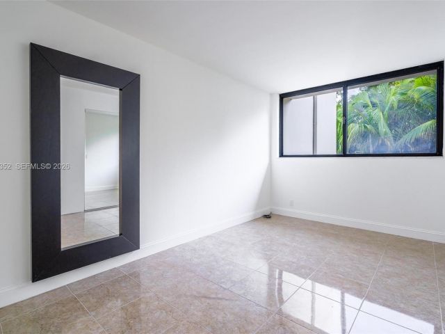 Продажа дома по адресу 20347 W Country Club Dr TH15 - фото 7528725