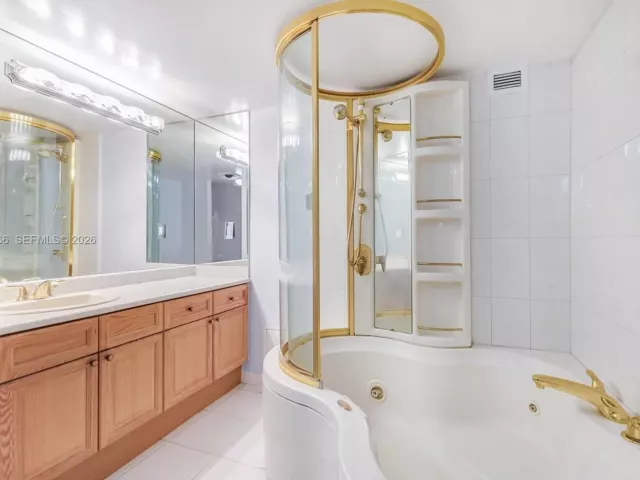 Продажа квартиры #1038/1039 - фото 6942454