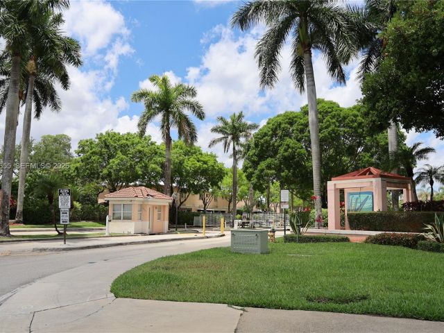 Продажа дома по адресу 20816 NW 2nd St - фото 6941899