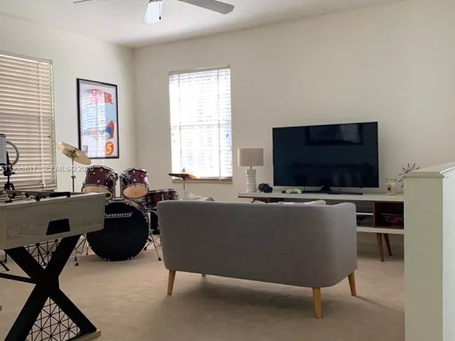 Продажа дома по адресу 3537 SW 24th Ln - фото 6949106