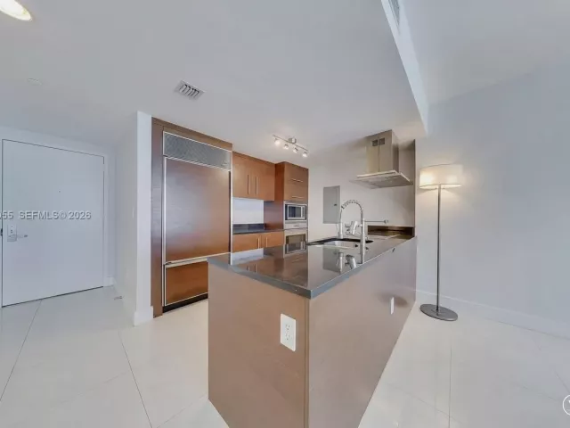 Продажа квартиры #5205 - фото 6953379