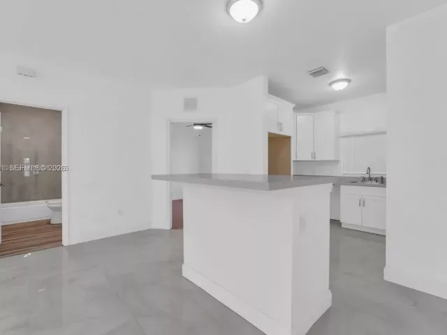 Продажа дома по адресу 363 SW 1st Ter - фото 6958963