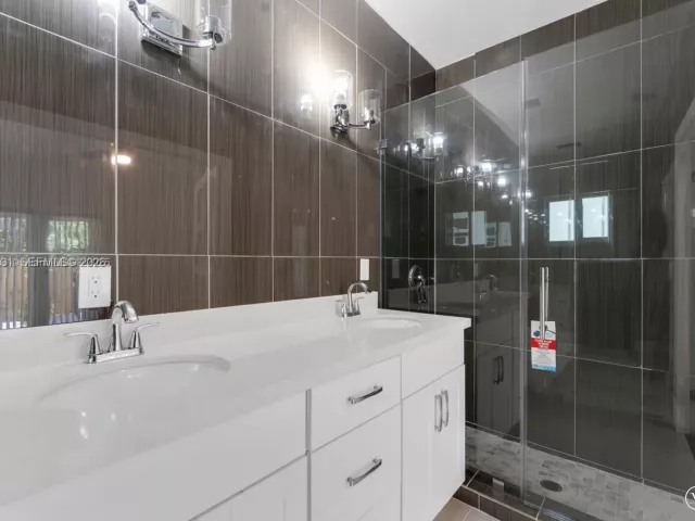 Продажа дома по адресу 363 SW 1st Ter - фото 6958962