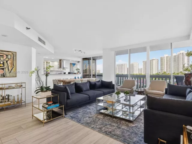 Продажа квартиры #707 - фото 6960229