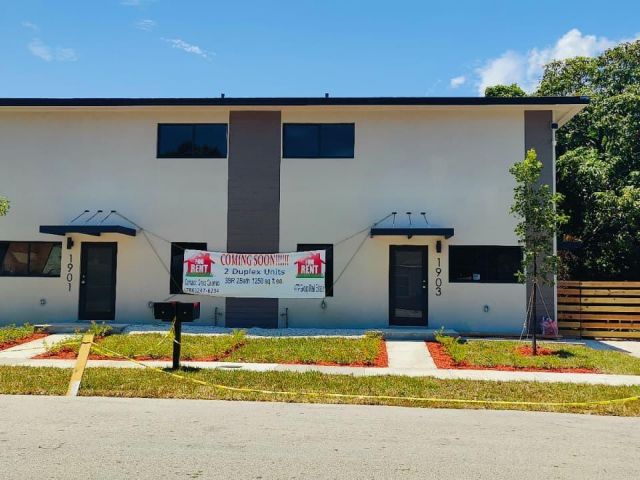 Дом в аренду по адресу 1901 NW 51st Ter 1901 - фото 7441705